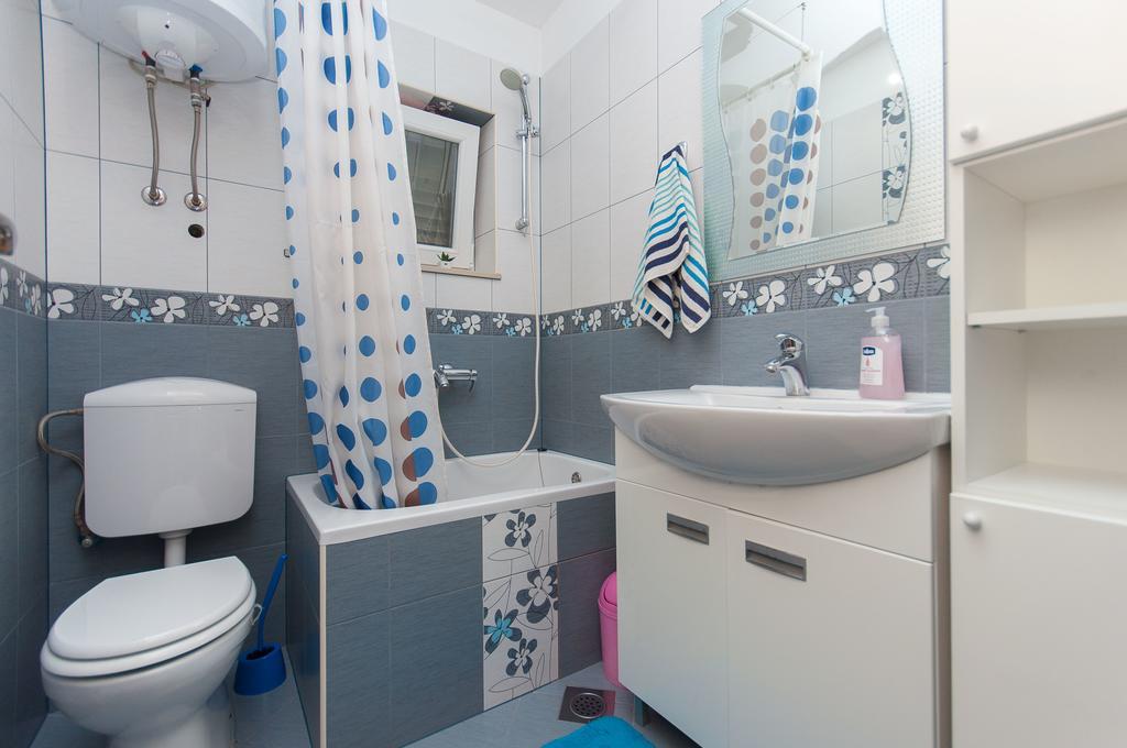 Apartment Lelas Омиш Экстерьер фото